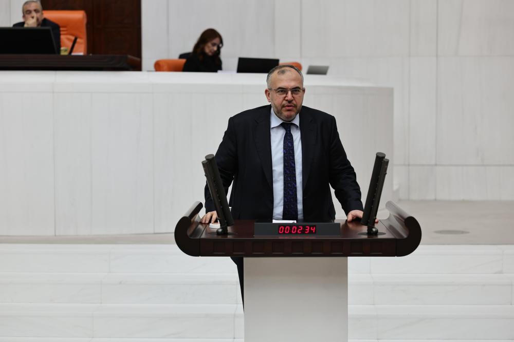 “GENÇLERİN GELECEĞİ, MİLYONLARIN MAĞDURİYETİ BU PAKETTE GÖZ ARDI EDİLEMEZ”