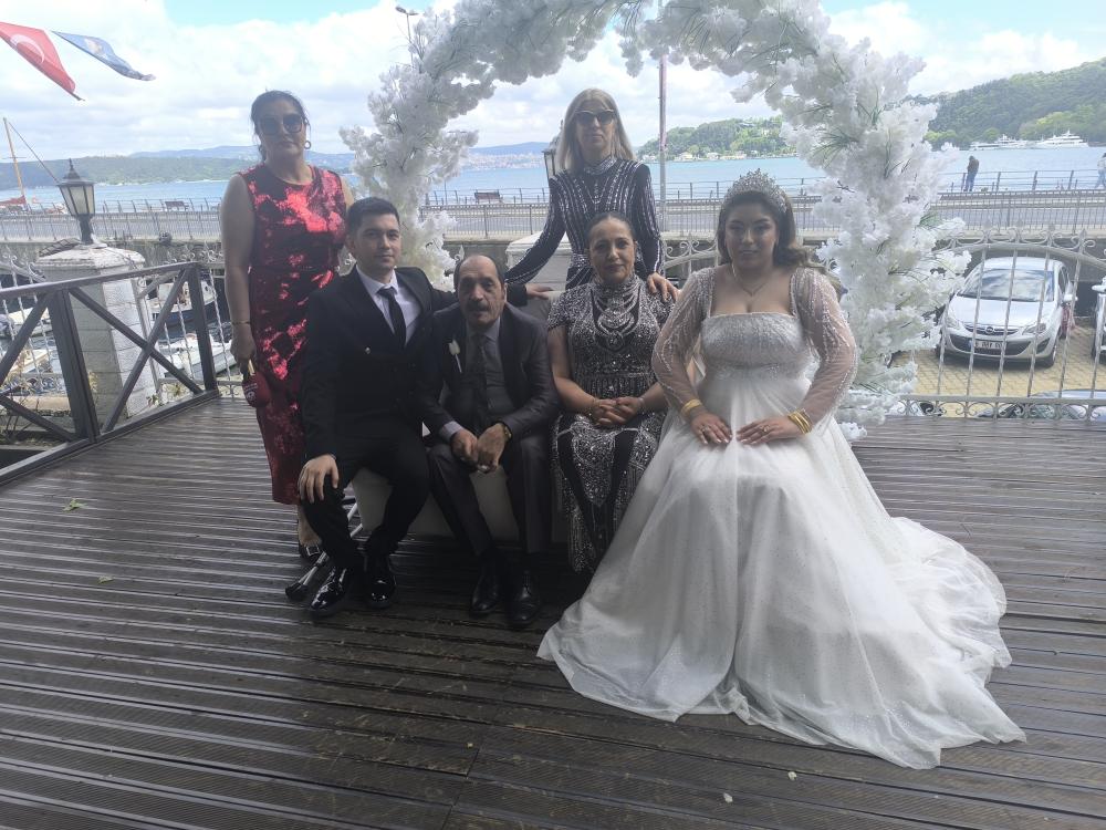 UZAY GÜNDOĞDU GÖRKEMLİ BİR DÜĞÜN İLE DÜNYA EVİNE GİRDİ