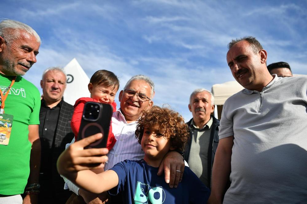 BÜYÜKKILIÇ, İNCESU KARAVAN VE KAMP FESTİVALİ’NDE VATANDAŞLARIN COŞKUSUNA ORTAK OLDU