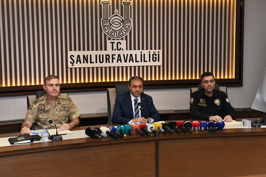 ŞANLIURFA\'DA BAYRAM GÜVENLİĞİ ZİRVEDE! 7 BİN 500 GÜVENLİK GÖREVLİSİ GÖREV BAŞINDA!