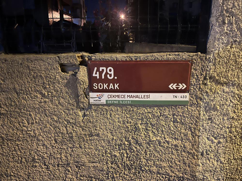 HATAY DEFNE’DE DEPREMZEDELERE 3 AYDIR İNTERNET YOK, HALK İSYANDA