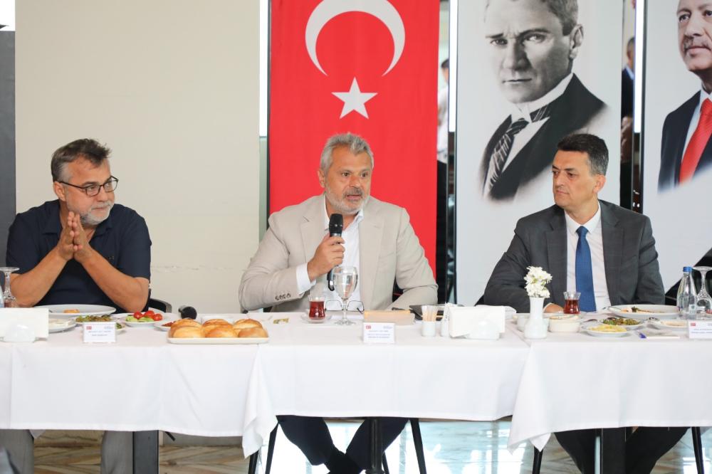 BAŞKAN ÖNTÜRK KENT KONSEYİ ÜYELERİYLE BİR ARAYA GELDİ