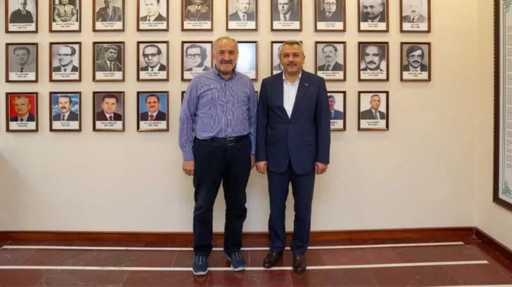 EFSANE VALİ\'DEN RİZE VALİLİĞİNE ZİYARET