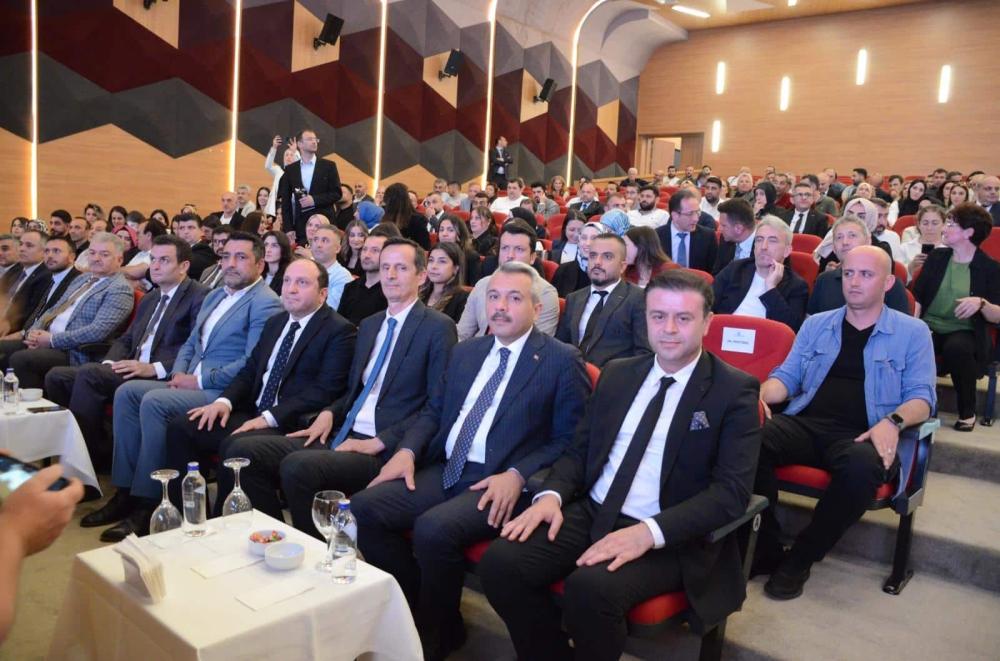 RİZE\'DE EĞİTİMDE EMEK VERENLER ÖDÜLLENDİRİLDİ