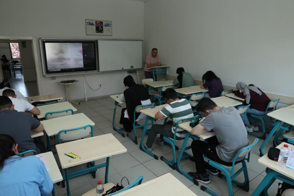 BÜYÜKŞEHİR’DEN ÖĞRENCİLERE YAZ KAMPIYLA ZEKÂ, DİKKAT VE MOTİVASYON DESTEĞİ