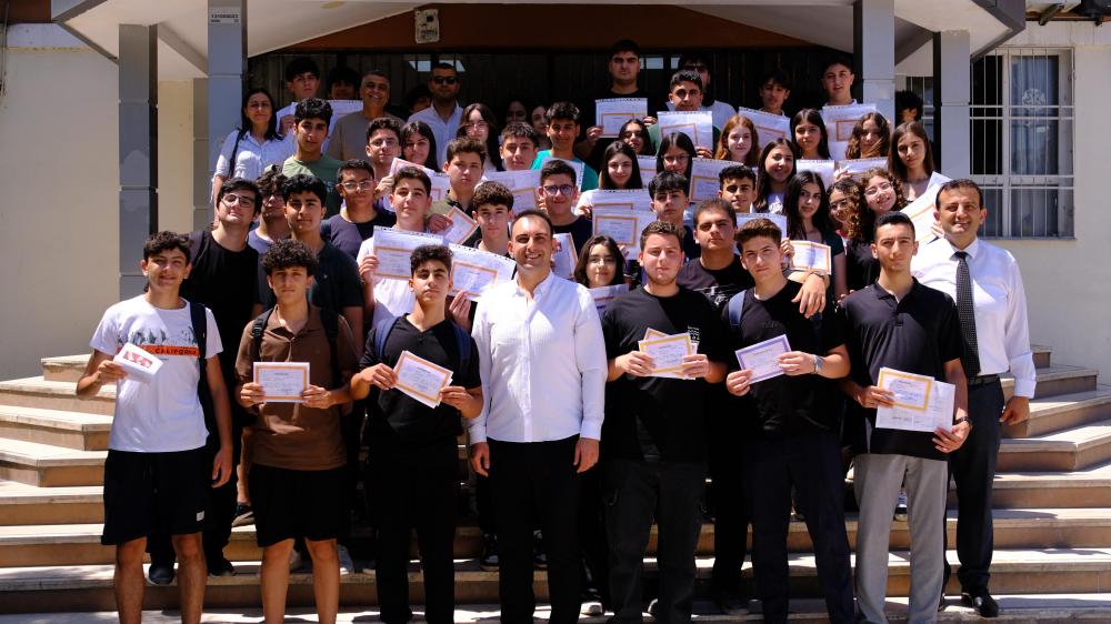 BAŞKAN ÖZGÜN: “ÇOCUKLARIMIZIN GÖZLERİNDEKİ IŞIK UMUT VERİYOR”