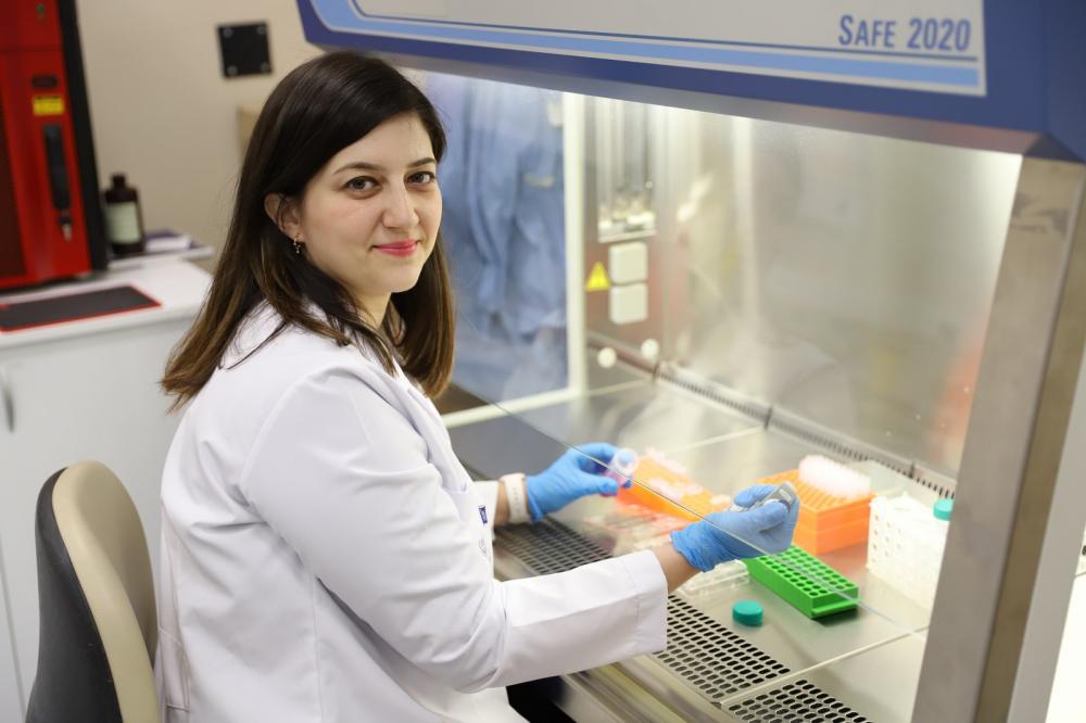 İKÇÜ’LÜ GENÇ LİDER ARAŞTIRMACIDAN KANSER TEDAVİSİNDE YENİLİKÇİ ÇÖZÜM