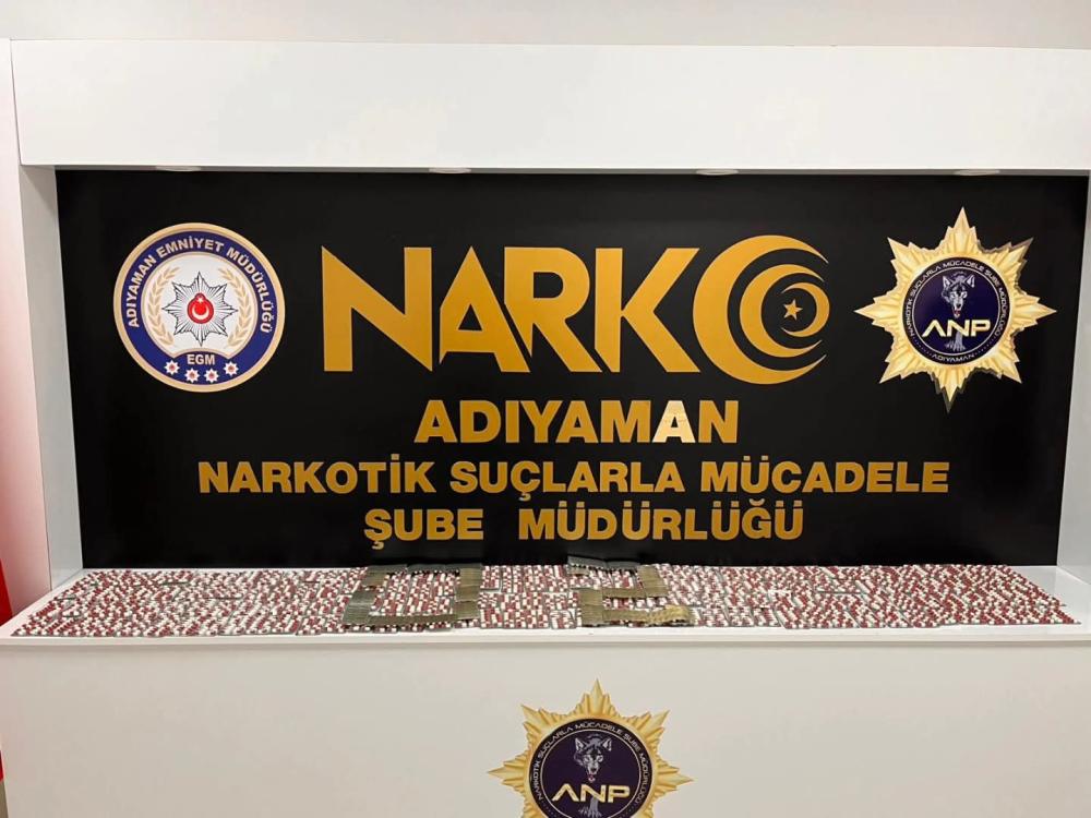 ADIYAMAN’DA UYUŞTURUCU OPERASYONU: 3.332 ADET SENTETİK HAP ELE GEÇİRİLDİ