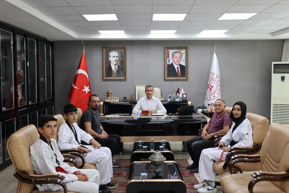 ŞAMPİYON SPORCULAR ADIYAMAN GENÇLİK VE SPOR İL MÜDÜRLÜĞÜ’NÜ ZİYARET ETTİ
