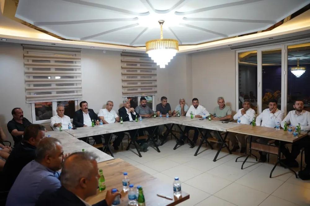 BAŞKAN HALLAÇ, MAHALLE MUHTARLARIYLA İSTİŞARE TOPLANTISINDA BİR ARAYA GELDİ