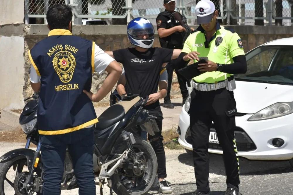 ADIYAMAN’DA “TÜRKİYE GÜVEN HUZUR UYGULAMASI-2” KAPSAMINDA GENİŞ ÇAPLI DENETİM