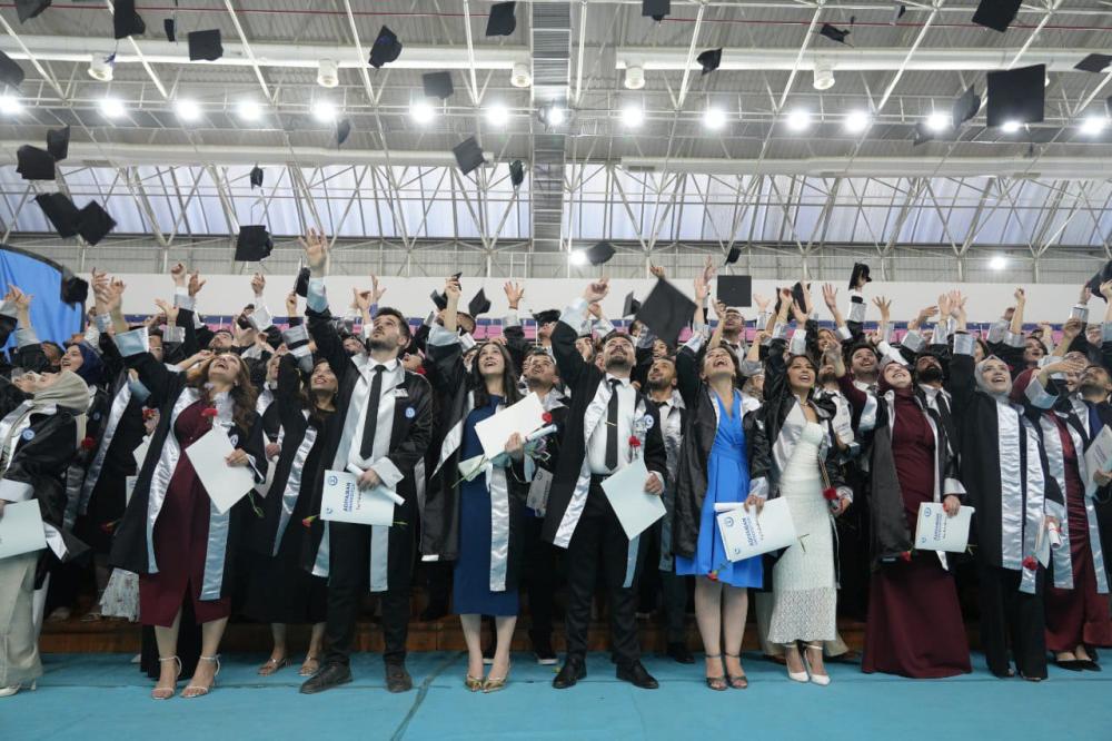 ADIYAMAN ÜNİVERSİTESİ TIP FAKÜLTESİ 7. DÖNEM MEZUNLARINI GURURLA UĞURLADI