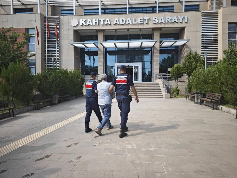 ADIYAMAN\'DA UYUŞTURUCU OPERASYONU: 5 GÖZALTI