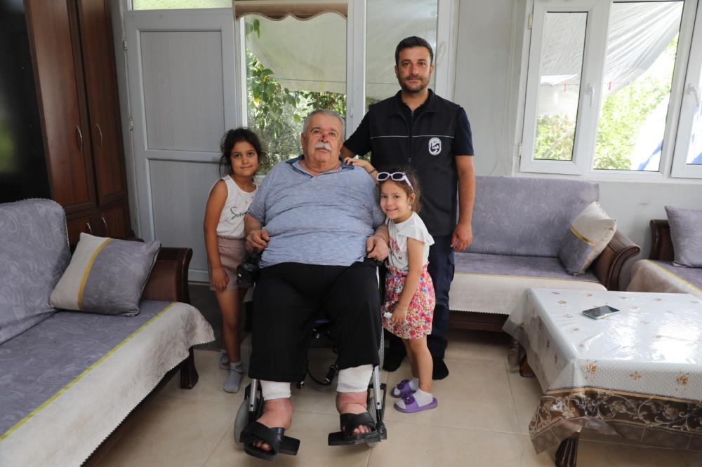 HBB TEKERLEKLİ SANDALYELERİ SAHİPLERİNE ULAŞTIRDI