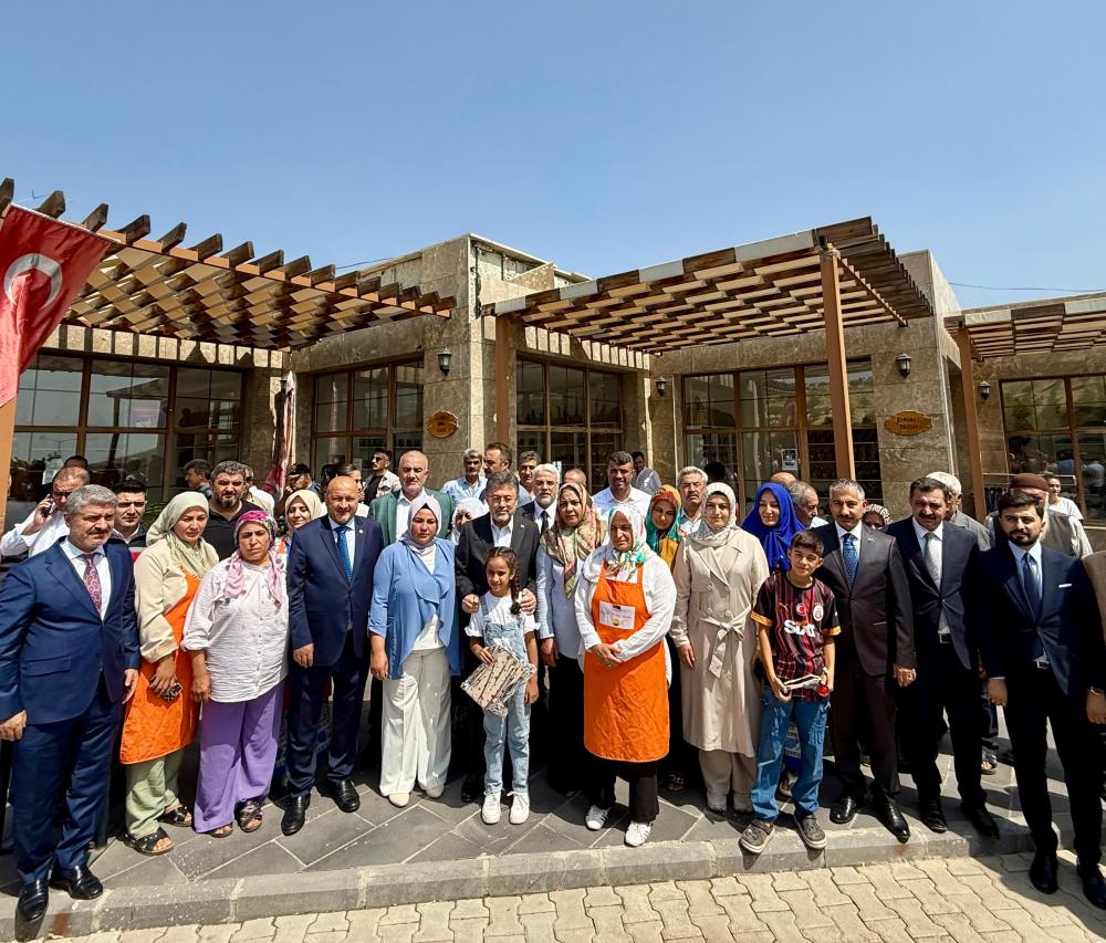 BAKAN YUMAKLI’DAN BESNİ’DE YÖRESEL ÜRETİM YAPAN KADINLARA ZİYARET