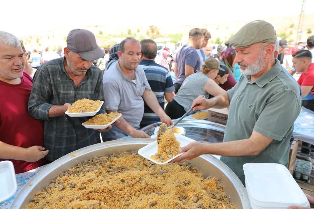 ÇOLAKBAYRAKDAR: KUŞÇU, TÜRKİYE’NİN GÖZDE  MEKÂNLARINDAN BİRİ HÂLİNE GELDİ