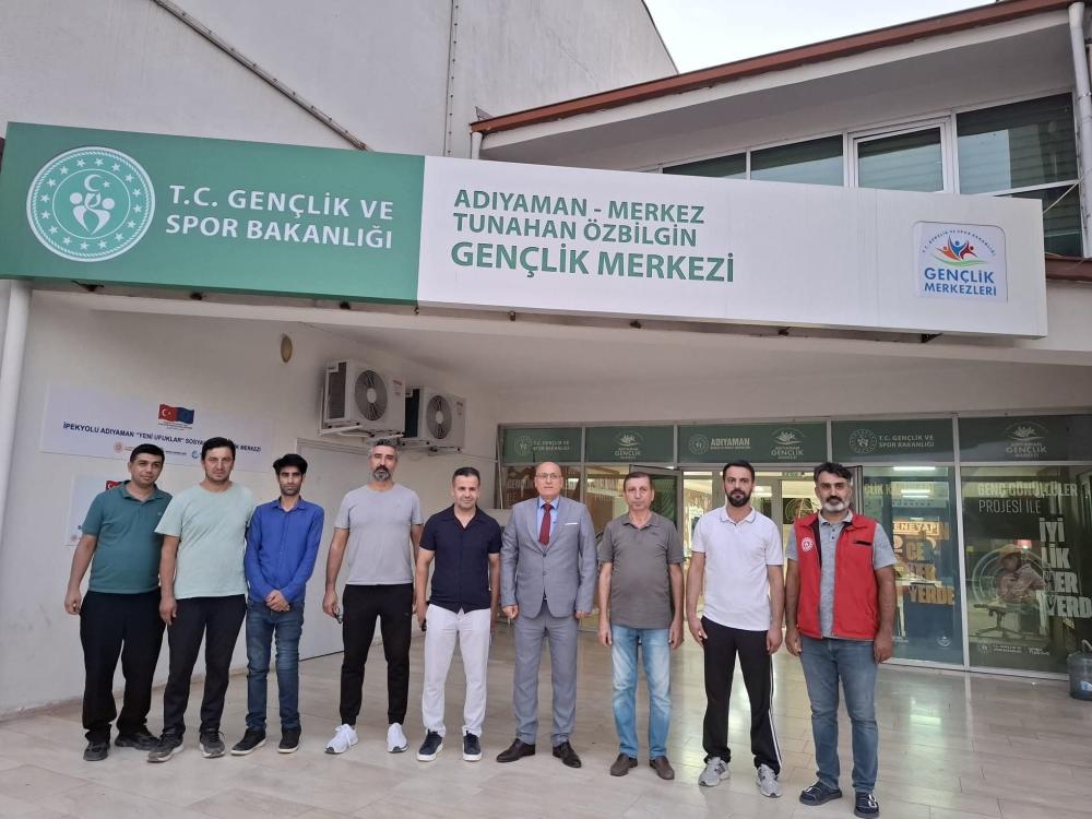 ELÜSTÜ: GENÇLERİMİZİN GELECEĞE UMUTLA BAKMASINI İSTİYORUZ