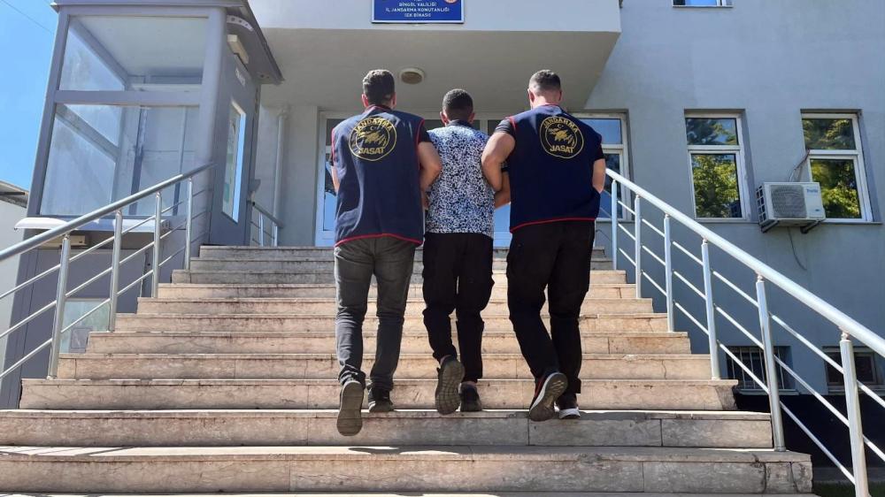 BİNGÖL’DE 3 YIL 4 AY HAPİS CEZASI BULUNAN ŞÜPHELİ YAKALANDI