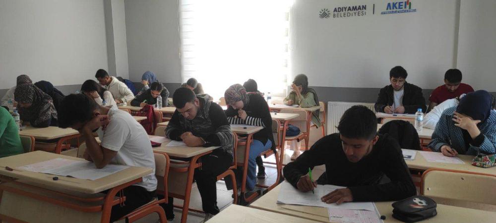 ADIYAMAN BELEDİYESİ’NİN ÜCRETSİZ YKS KURSLARINA YOĞUN İLGİ