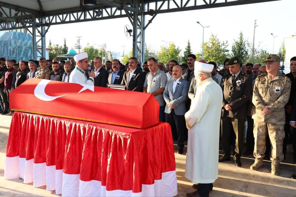 ŞEHİT UZMAN ÇAVUŞ SERKAN KORKMAZ ADIYAMAN’DA TOPRAĞA VERİLDİ