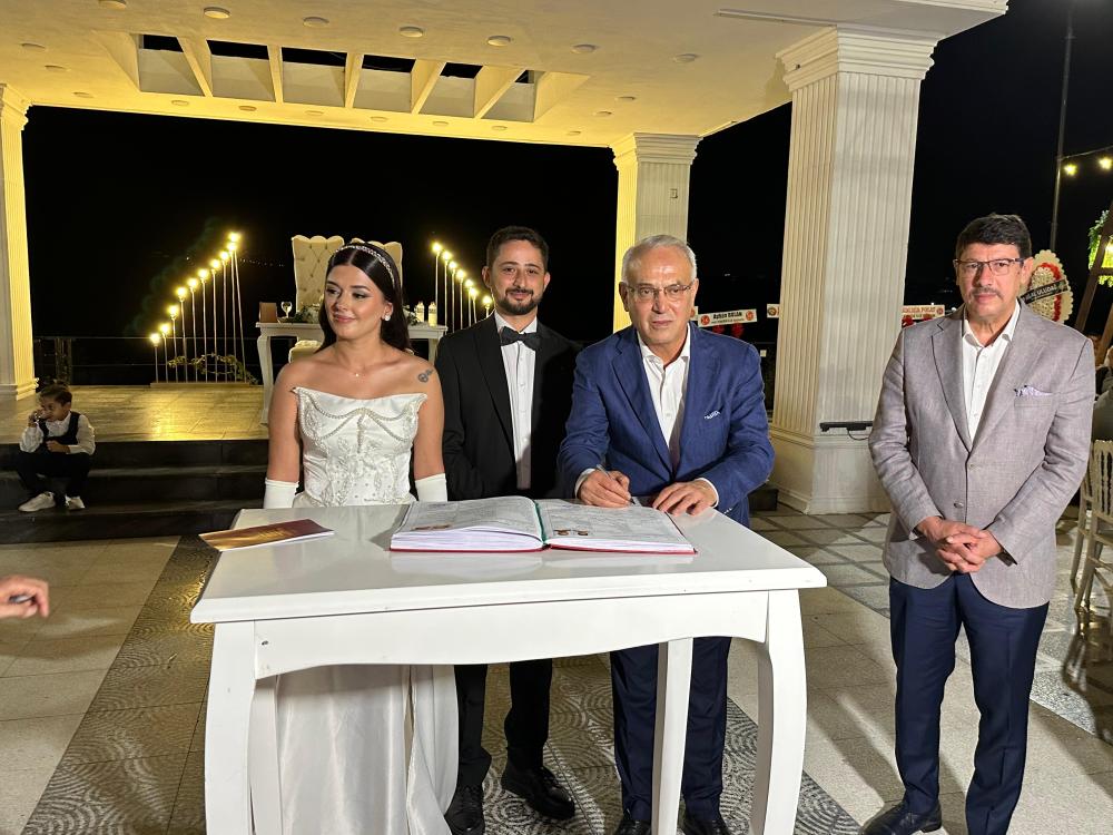 Adana’da görkemli düğün: Siyaset ve iş dünyası bir arada