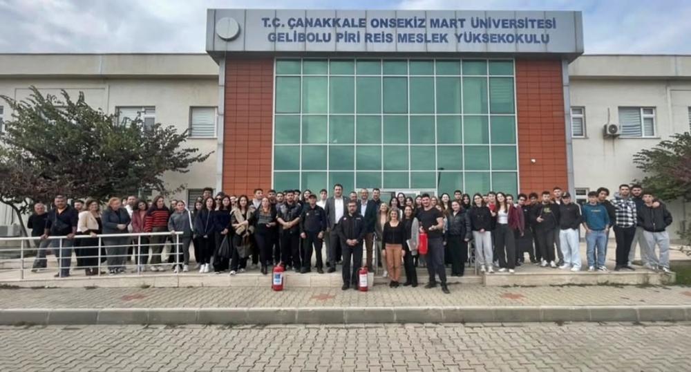 GELİBOLU PİRİ REİS MESLEK YÜKSEK OKULU’NDA DEPREM ANI VE YANGIN SÖNDÜRME TATBİKATI