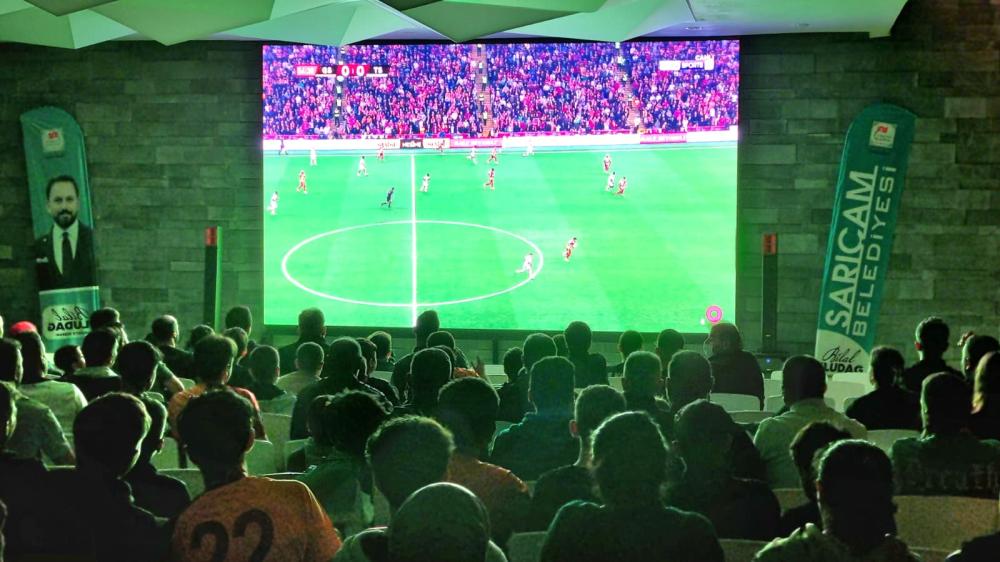 SARIÇAM’DA DERBİ COŞKUSU FERDİ TAYFUR SANAT MERKEZİ VE MÜZESİNDE YAŞANDI