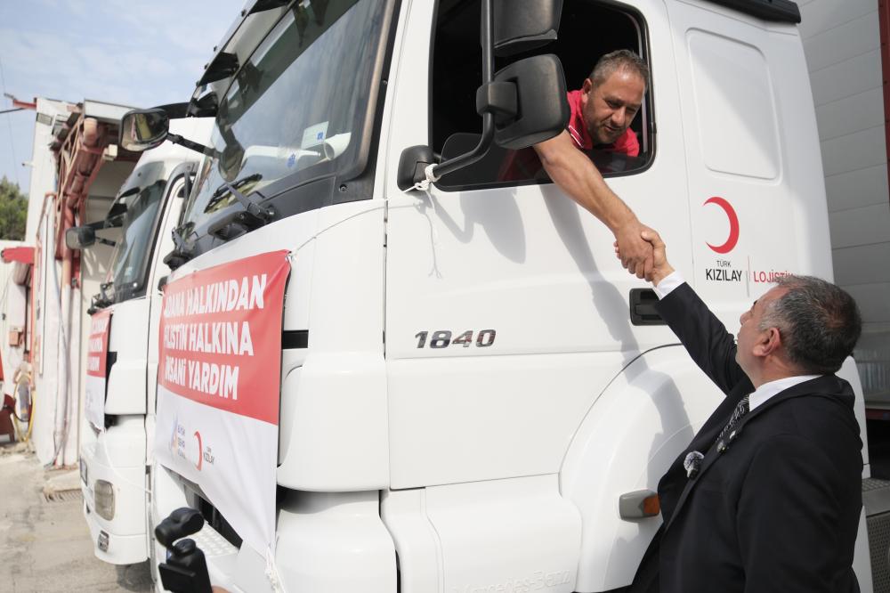 Büyükşehir Belediyesinin Gazze hassasiyeti sonuç verdi ve yardım tırları Gazze’ye gönderildi