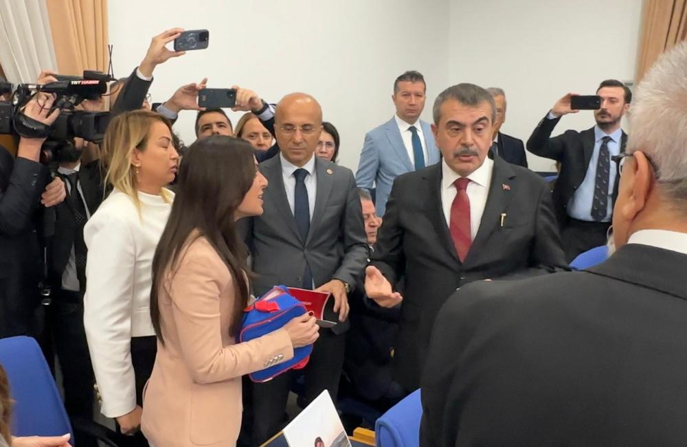 MİLLETVEKİLİ GİZEM ÖZCAN’DAN BAKAN TEKİN’E TEPKİ: “AÇ ÇOCUĞA DERS ANLATILIR MI?