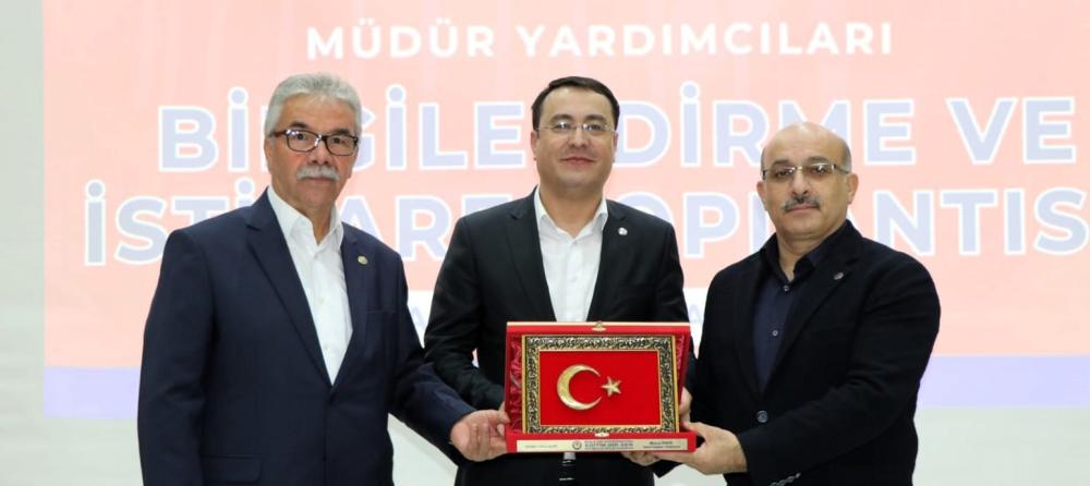 MUSTAFA SARIGEÇİLİ: MÜDÜR YARDIMCILARI EĞİTİM İŞLEYİŞİNİN CAN DAMARIDIR