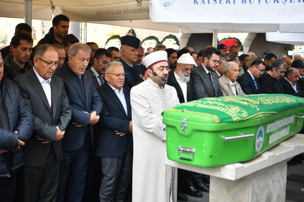 BAŞKAN BÜYÜKKILIÇ’IN HAYIRSEVER AĞABEYİ RAMAZAN BÜYÜKKILIÇ’I KAYSERİ, EBEDİYETE UĞURLADI