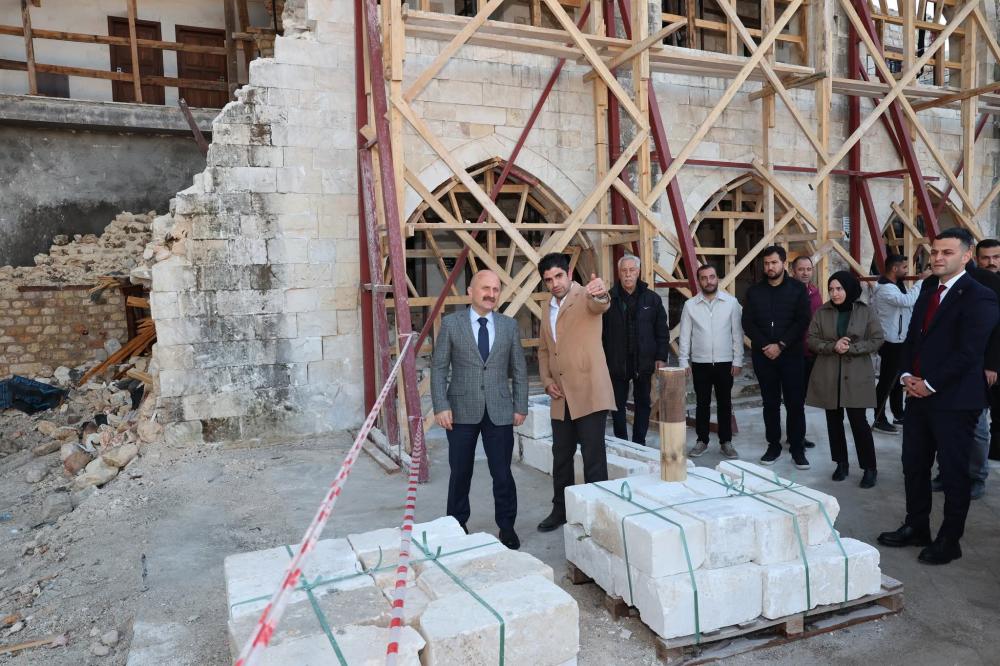 TARİHİ TUZ HANI’NDA RESTORASYON HIZLA SÜRÜYOR