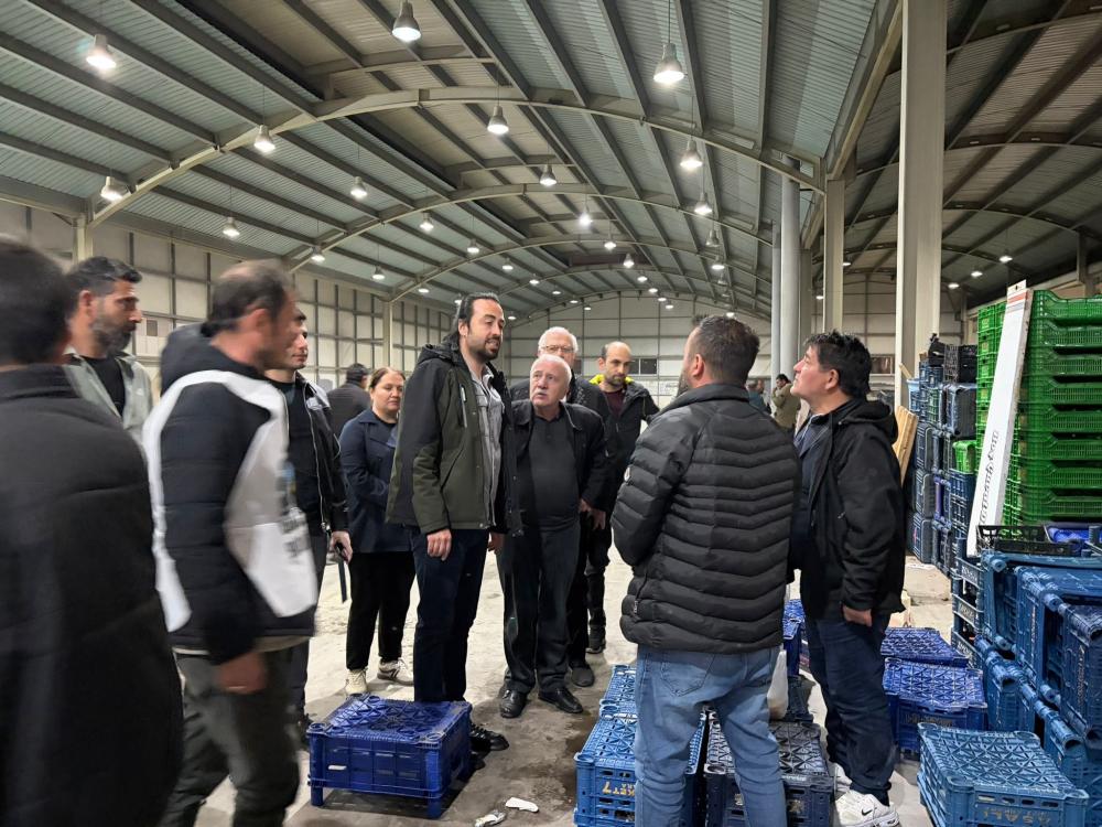 CHP Beypazarı İlçe Başkanı Hasan Kostak eylemdeki madencileri ziyaret etti.