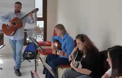 ANTAKYA BELEDİYESİ:ÜCRETSİZ GİTAR KURSU DEVAM EDİYOR