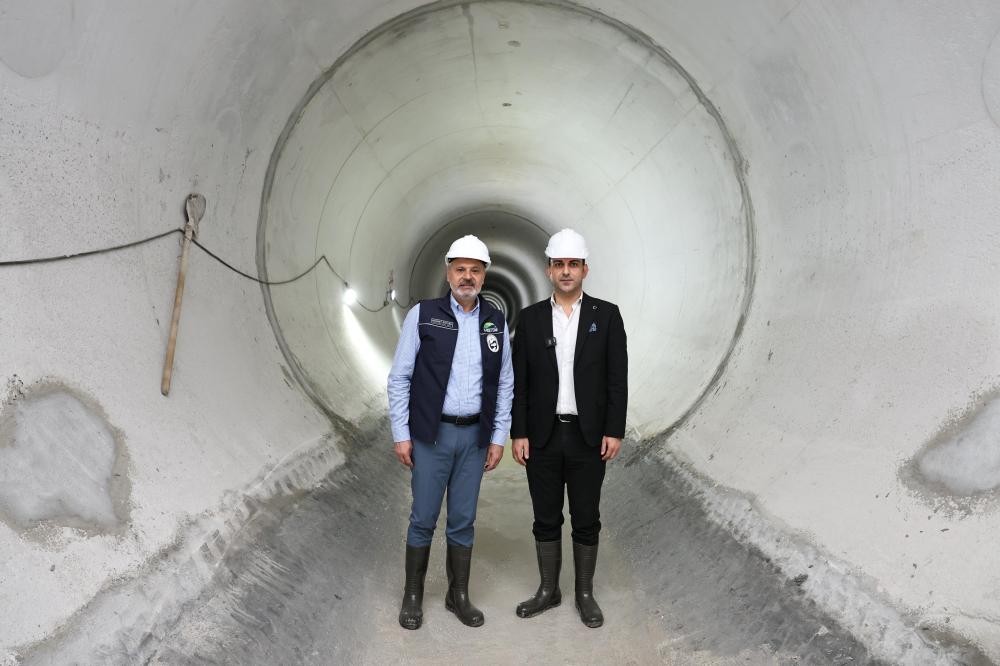 BAŞKAN ÖZGÜN VE BAŞKAN ÖNTÜRK BARETLERİ TAKTI, ÇİZMELERİ GİYDİ