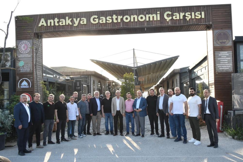 BAŞKAN YAPAR’IN GASTRONOMİ ÇARŞISI ZİYARETİ