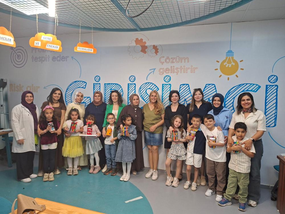 BİLİM YUNUSEMRE’DE ANNELER GÜNÜ ETKİNLİĞİ
