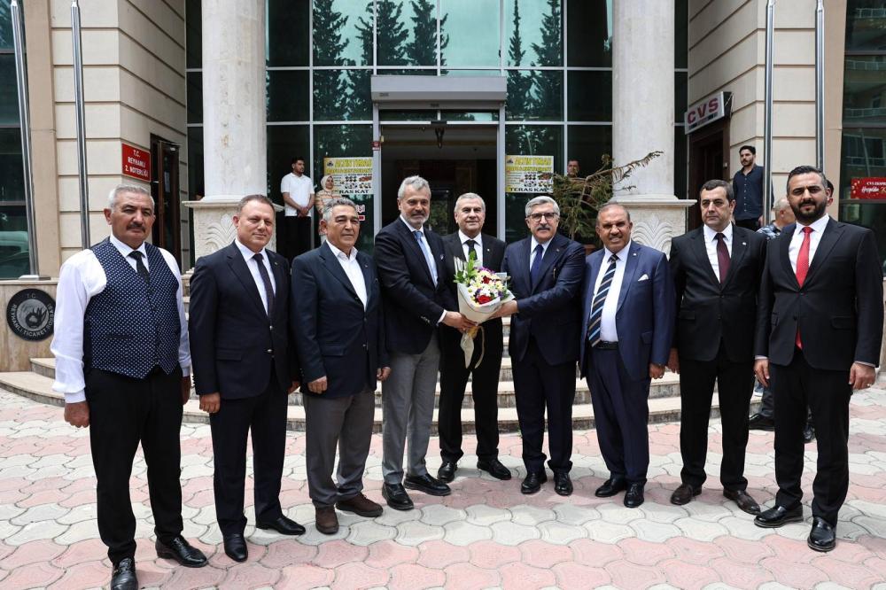 BAŞKAN ÖNTÜRK REYHANLI’DA TİCARET KURUMLARINI ZİYARET ETTİ