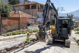 Bayraklı’da altyapı dönüşümü 35 kilometrelik içme suyu hattı yenileniyor