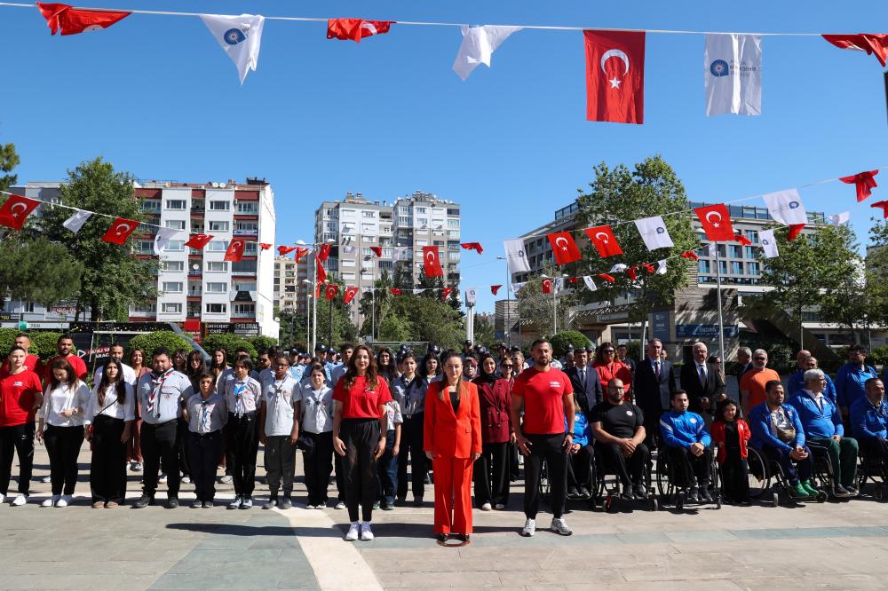 BÜYÜKŞEHİR BELEDİYESİ’NDE 19 MAYIS TÖRENİ