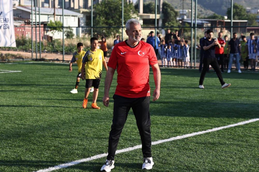 HBB’NİN HALI SAHALARI TURNUVAYLA HİZMETE AÇILDI