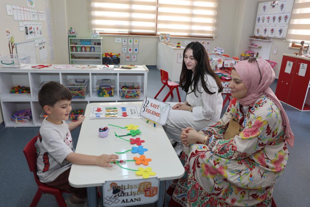     Osmangazi’de Kreş Öğrencileri Gelişimlerini Ailelerine Sergiledi