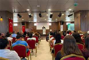 İZMİR’İN EVDE BAKIM MODELİ MASAYA YATIRILDI ON BİNLERCE YURTTAŞA EVİNDE ŞİFA