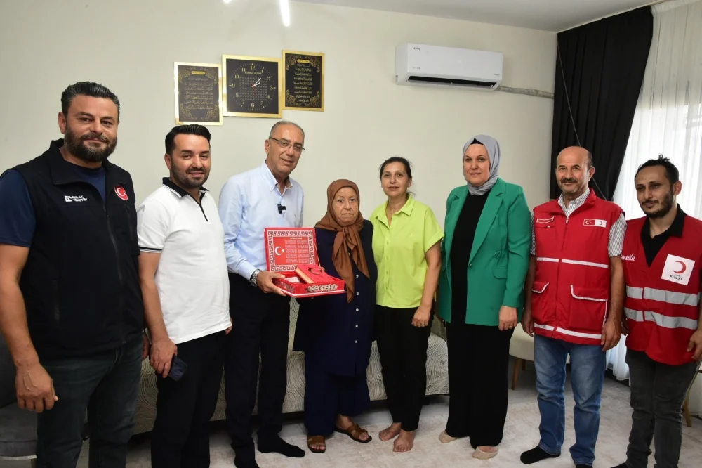 BAŞKAN YAPAR, GÜLDEREN MAHALLESİ SAKİNLERİNİ ZİYARET ETTİ