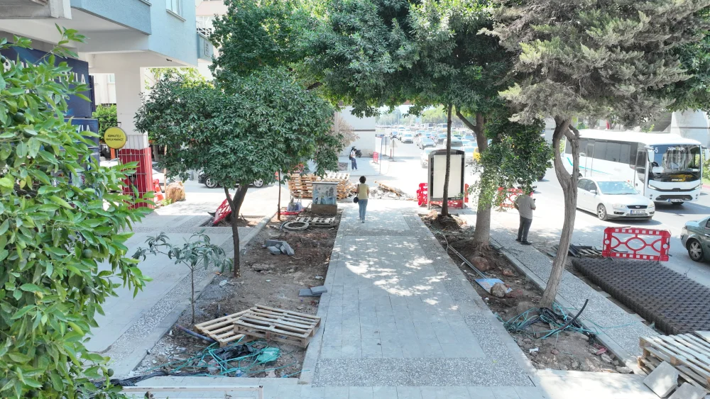 BÜYÜKŞEHİR BELEDİYESİ’NİN YENİLEME ÇALIŞMALARI SÜRÜYOR