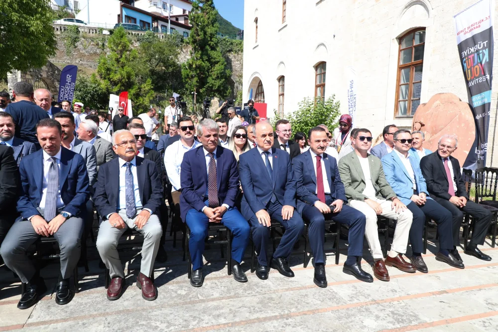 VALİ KÜLTÜR VE TURİZM BAKANLIĞI TARAFINDAN DÜZENLENEN TÜRKİYE KÜLTÜR YOLU FESTİVALİ’NİN AÇILIŞ PROGRAMINA KATILDI.