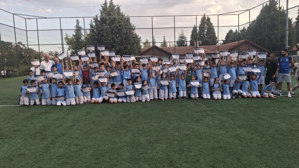 BELEDİYENİN DÜZENLEDİĞİ YAZ SPOR OKULU SERTİFİKA TÖRENİYLE SON BULDU.