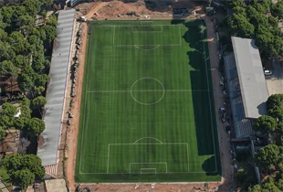 Büyükşehir’den Ödemiş Saraçoğlu Stadı’na yepyeni zemin