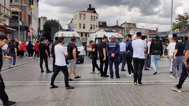 DÖVİZ BÜROSU KAN GÖLÜNE DÖNDÜ.