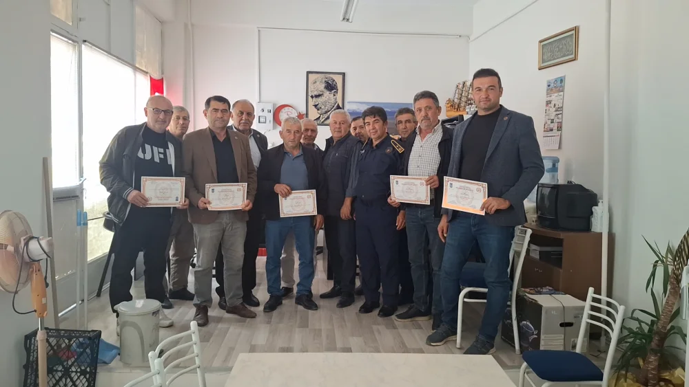ANKARA BÜYÜKŞEHİR BELEDİYESİ BEYPAZARI İTFAİYE AMİRLİĞİNDEN BAZI MUHTARLARA TEŞEKKÜR BELGESİ:
